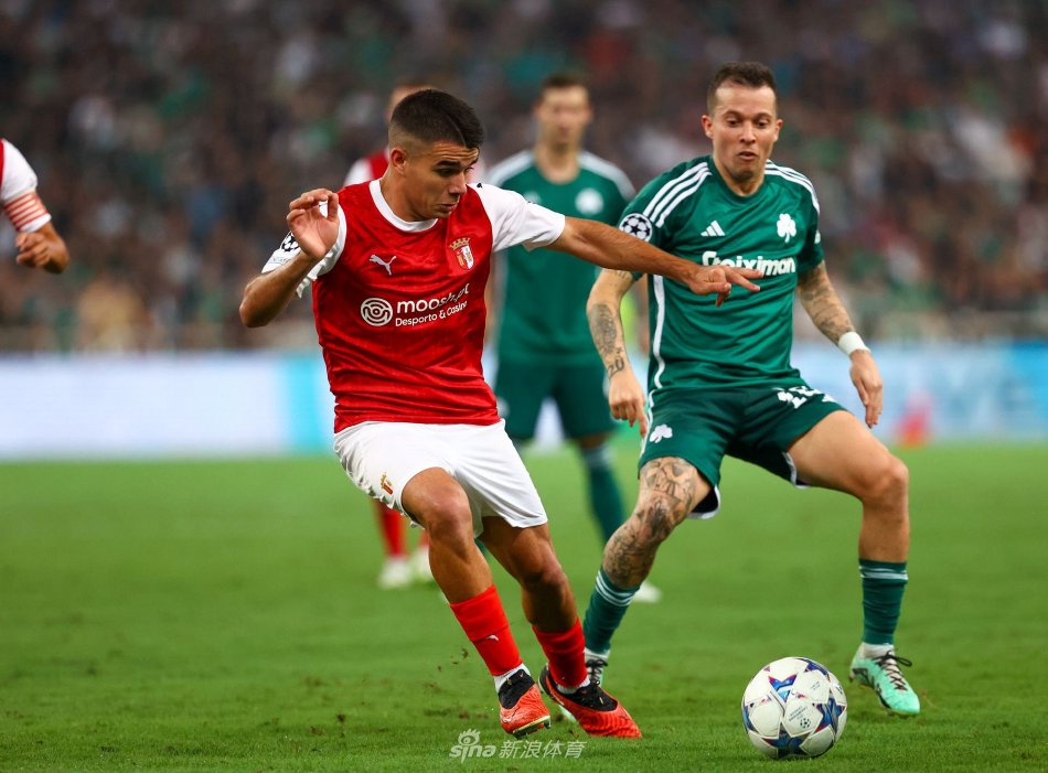 他在比赛中 他在比赛中